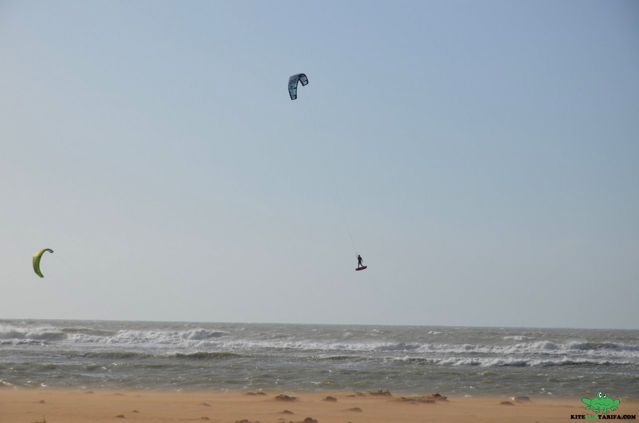 kitesurf en Boudjour, sahara