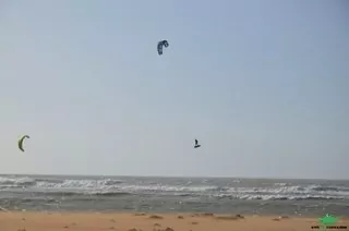 kitesurf en Boudjour, sahara