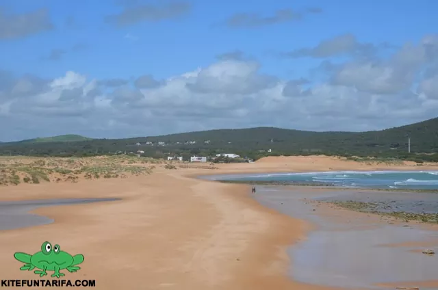 canos de meca wave riding spot tarifa